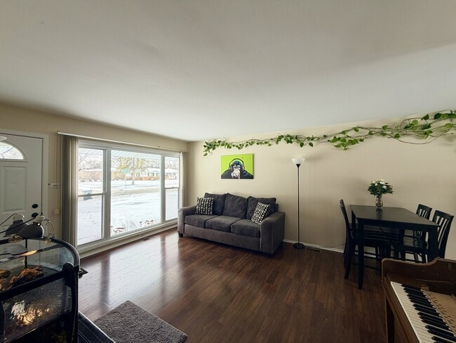 Photo - 635 Morton St