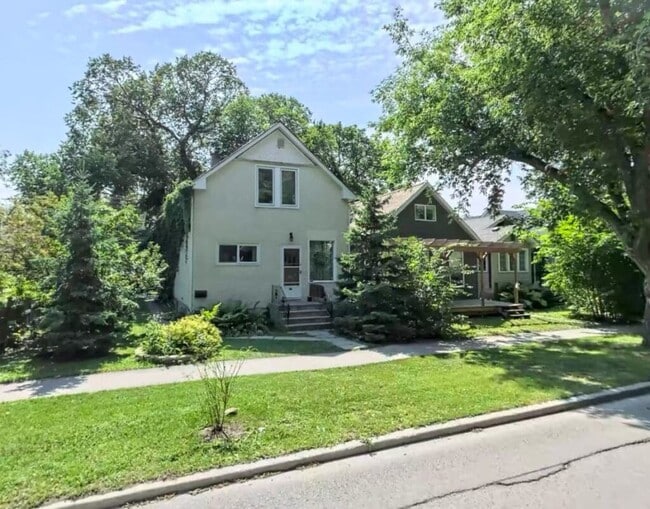 Building Photo - Dollard Boulevard Houses