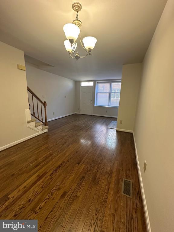 Photo - 536 N West St