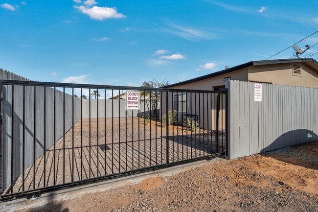 Photo - 419 W 9th St Unidad C