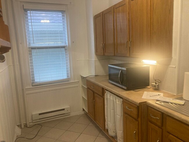 Building Photo - 6303 Ventnor Ave