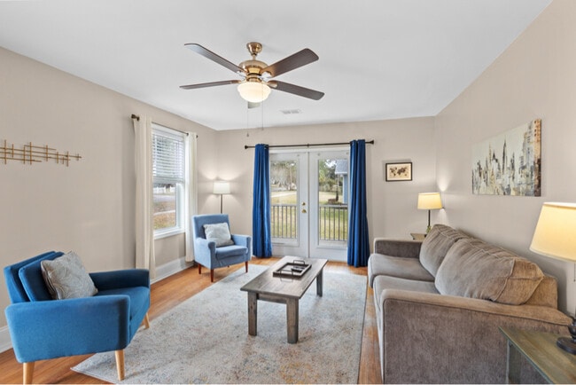 Photo - 711 W Blount St Unidad A