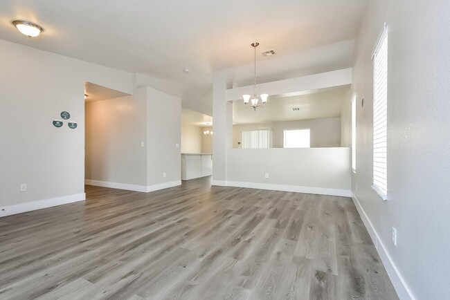 Photo - 3015 W Hammer Ln