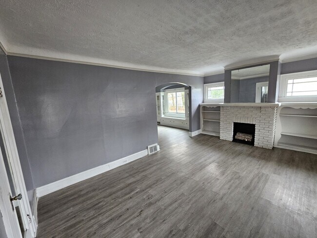 Photo - 15906 Corsica Ave