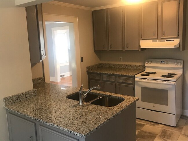 Photo - 306 West Ave