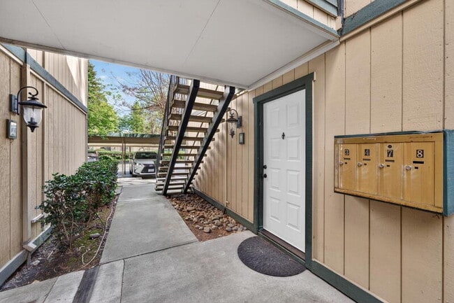 251 Del Verde Cir Unit 3