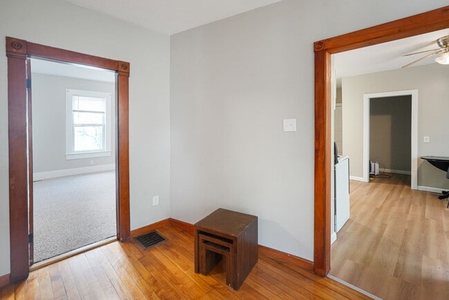 Building Photo - Melville Unit 1 Rental