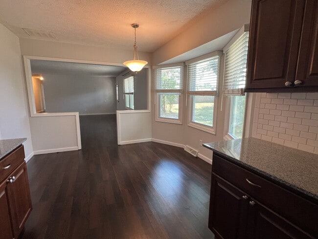 Photo - 3 Bedroom and Large Yard in South Springfield