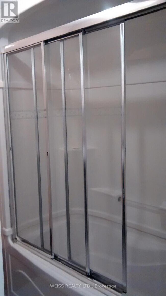 Photo - 4063 Ellesmere Rd