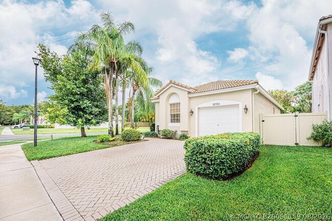 10704 Oak Bend Way