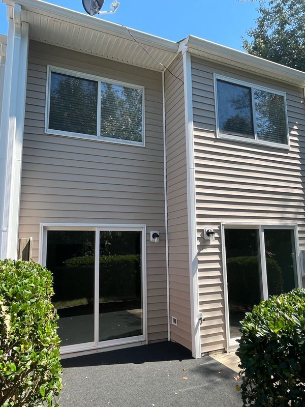 Photo - 3849 Staffordshire Ln