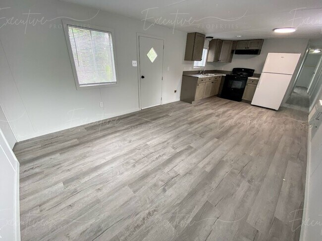 Photo - Recently Remodeled 3-Bed Mobile Home in Sulphur Unidad 15