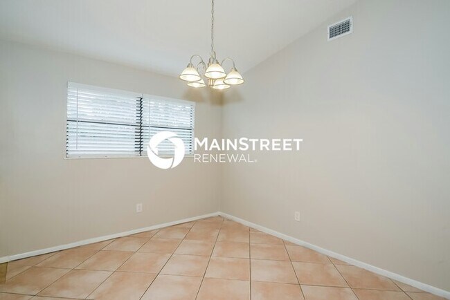 Photo - 3 Bedroom Pet-Friendly Home in SARASOTA, FL with Main Street Renewal