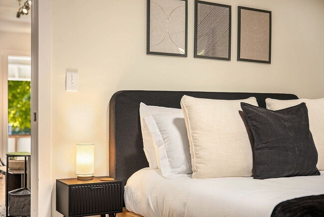 Photo - 37 Gold Ave NW Unit ID1346769P