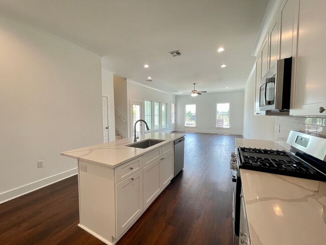 Photo - Brand new in Dawson Bluff and move in ready!