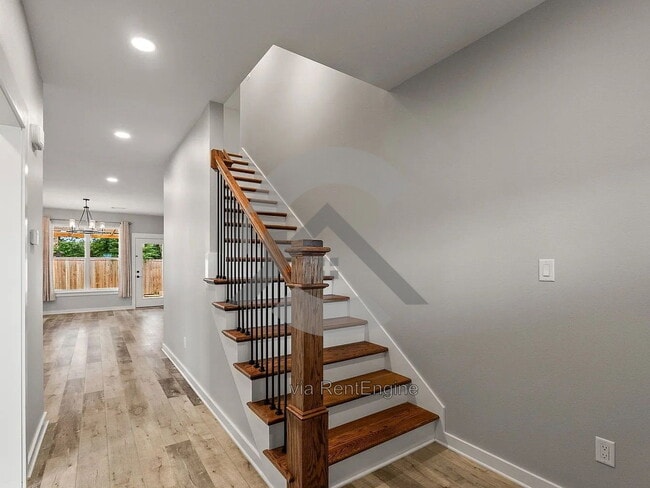 Photo - 1725 Rohan Cir