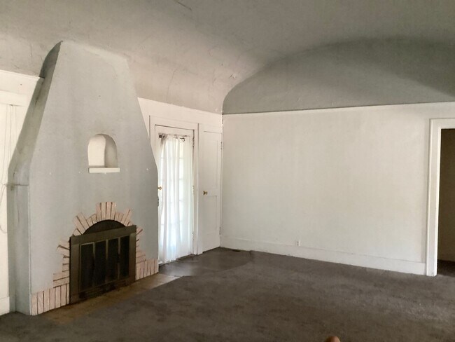 Photo - 1330 Broadway St