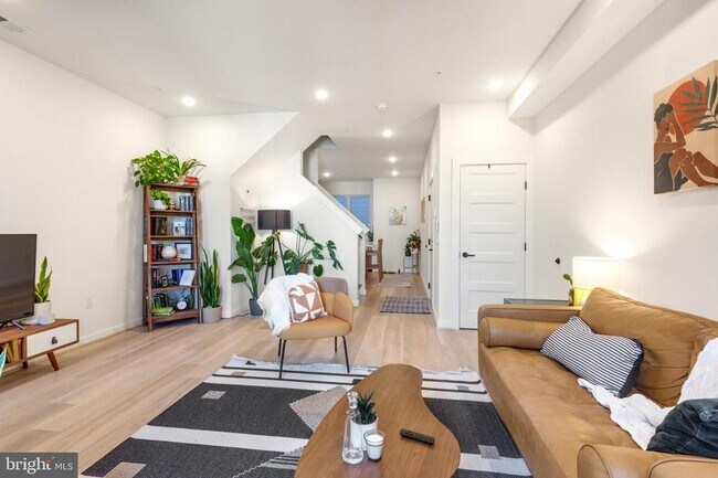 Photo - 2212 N Front St Unit 5