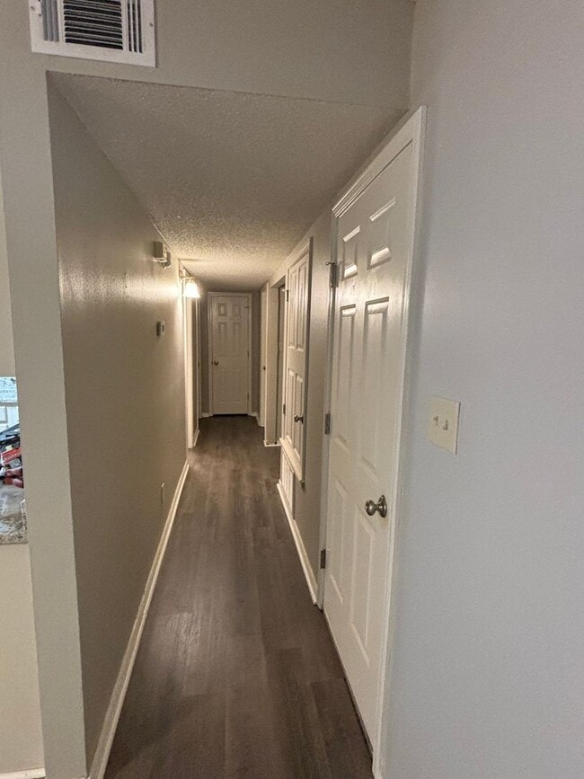 Photo - 3320 N Detroit Ave Unit 3320-2