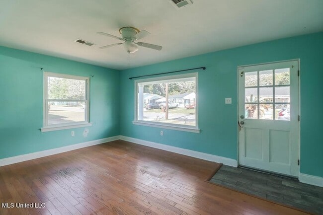 Photo - 1737 Ridgeway Dr