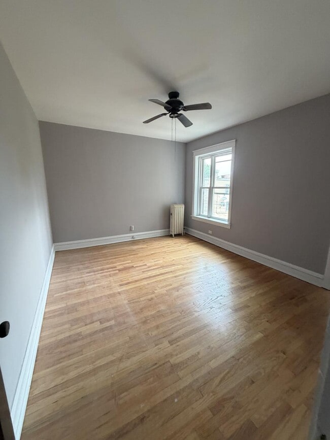 3931 N Kostner Ave Unit 2