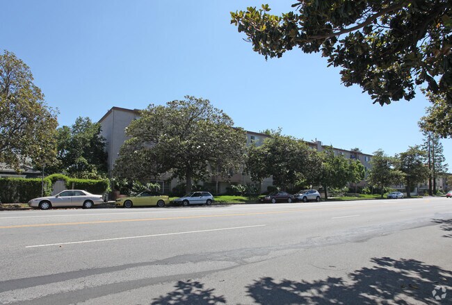 Sherman Oaks Regency Apartments - Sherman Oaks Regency Apartments
