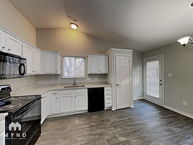 Photo - 6902 Kentucky Derby Dr