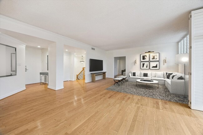 Photo - 21 Briar Hollow Ln Unit 501