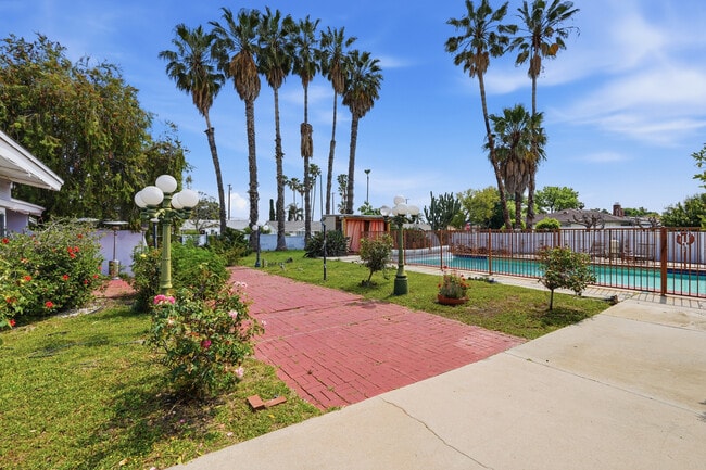 Photo - 8647 Corbin Ave