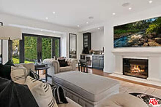 Photo - 704 N Palm Dr