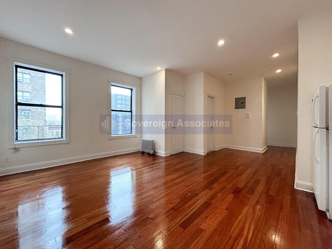 Photo - 935 St Nicholas Ave Apartment Unit 2C