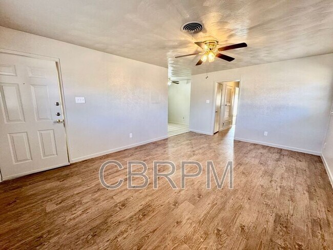 Photo - 3221 33rd St