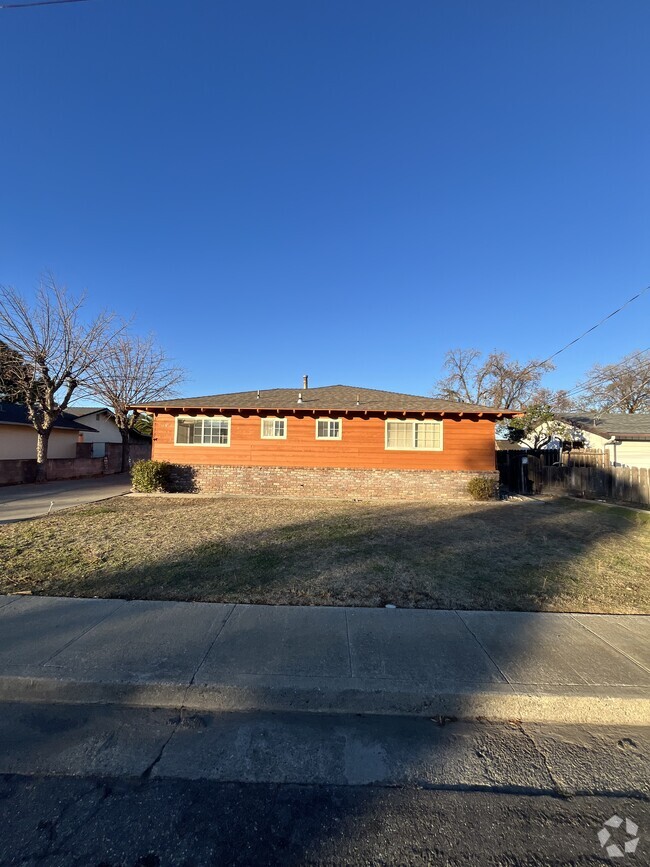 Building Photo - 119 E Colusa St Rental