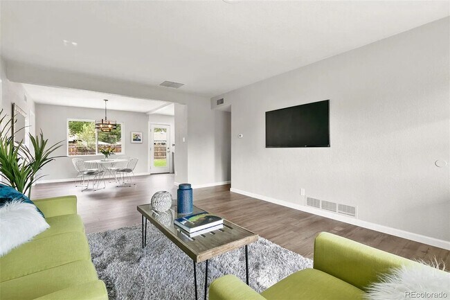 Photo - 756 N Revere St