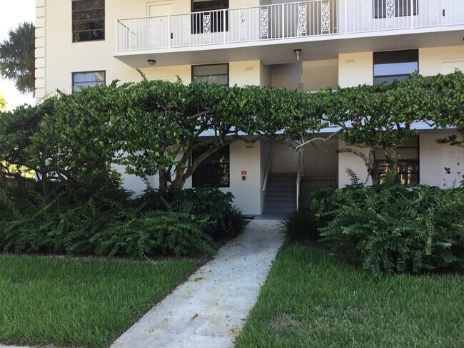 Photo - 3636 Whitehall Dr Unit 101