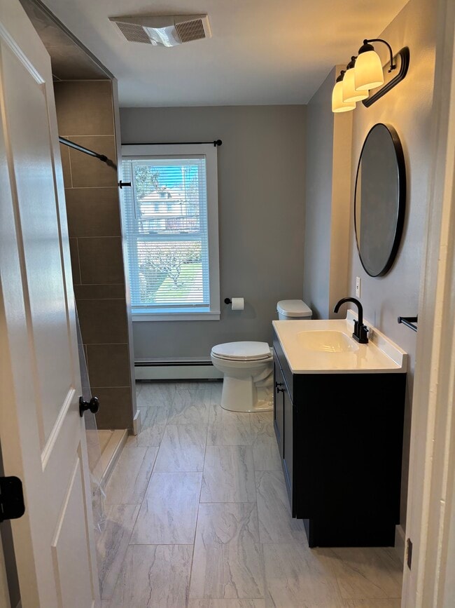 Building Photo - 82 Lyon Ave Unit #2