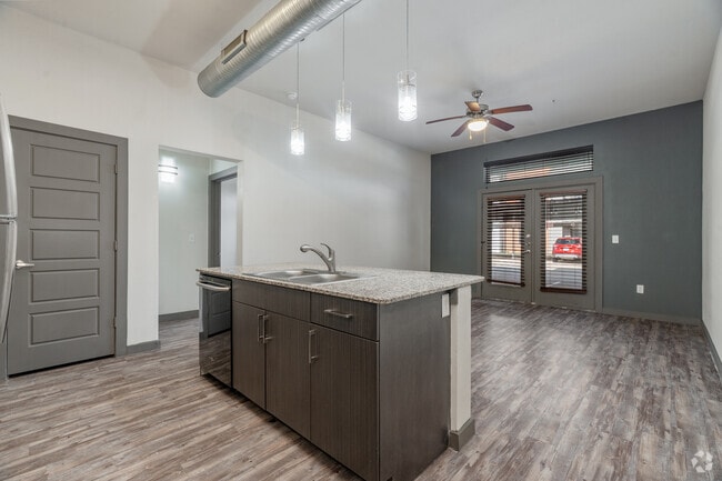 2BR, 2BA - 1,053SF - Kitchen