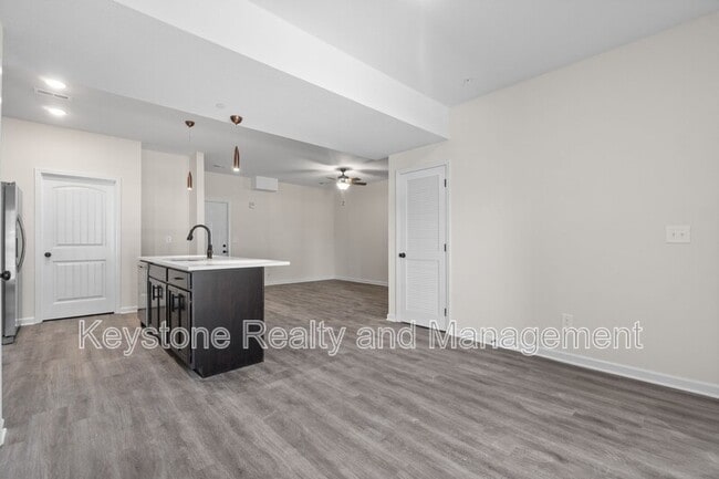 Photo - 204-C-204 E Johnson Cir