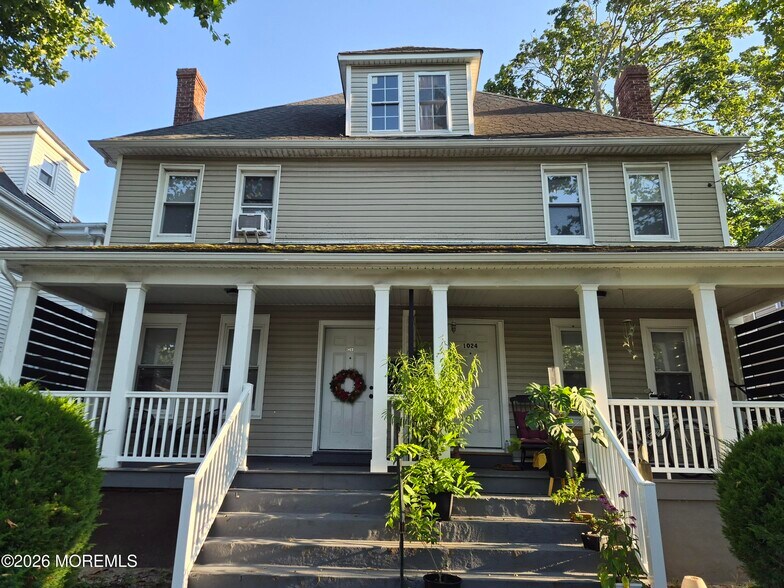1022-24 Sewall Ave