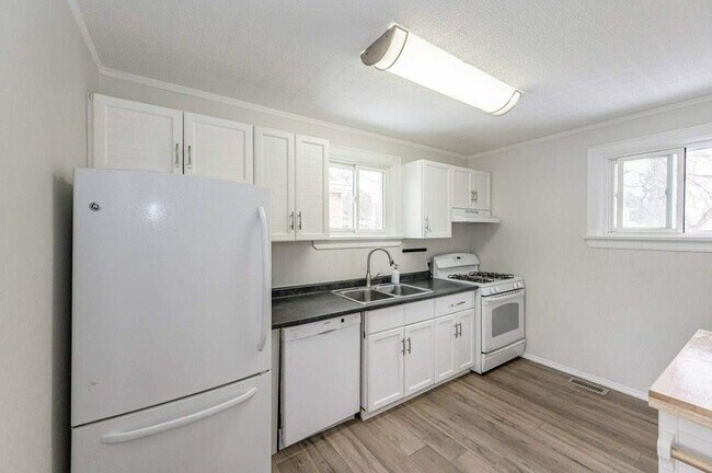 Photo - 90 Merion St