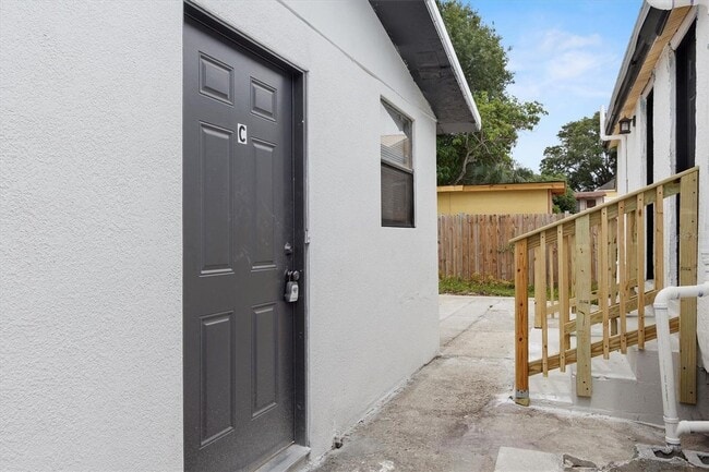 Building Photo - CLAR2406 Unit C