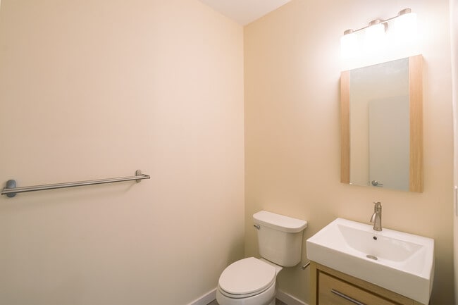 Photo - 1300 S 24th St