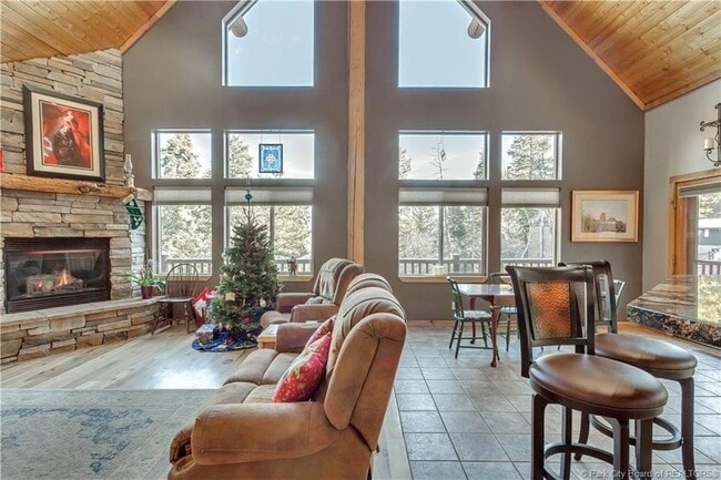Photo - 430 Parkview Dr