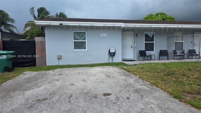 Building Photo - 19012 SW 113th Pl Unit 2