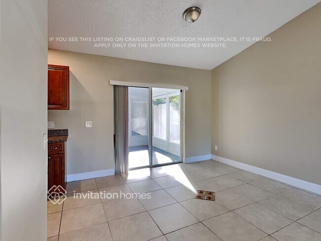 359 Las Palmas St
