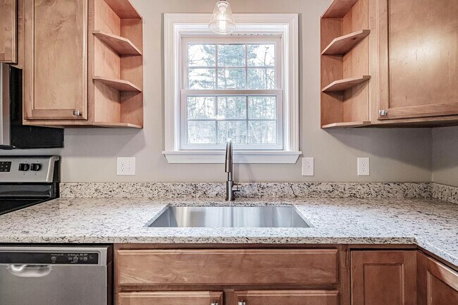 14 Hemlock Dr