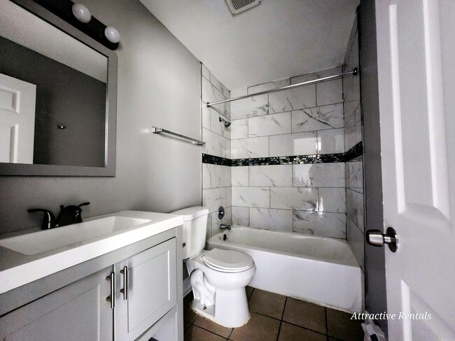 Photo - 21907 Jeffrey Ave Unidad 3B