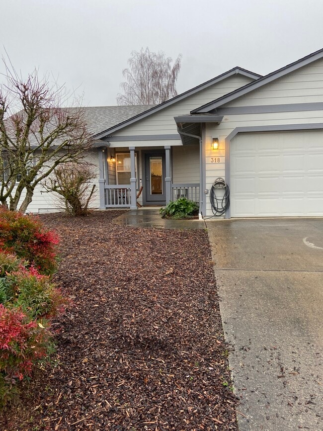 Building Photo - 318 NW 12th St