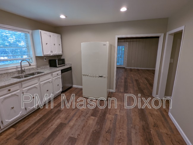 Photo - 944 Fern Trail