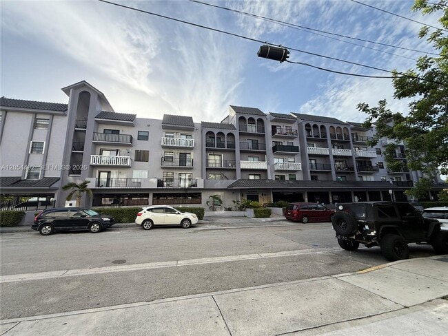 Photo - 777 SW 9th Ave Unit 205